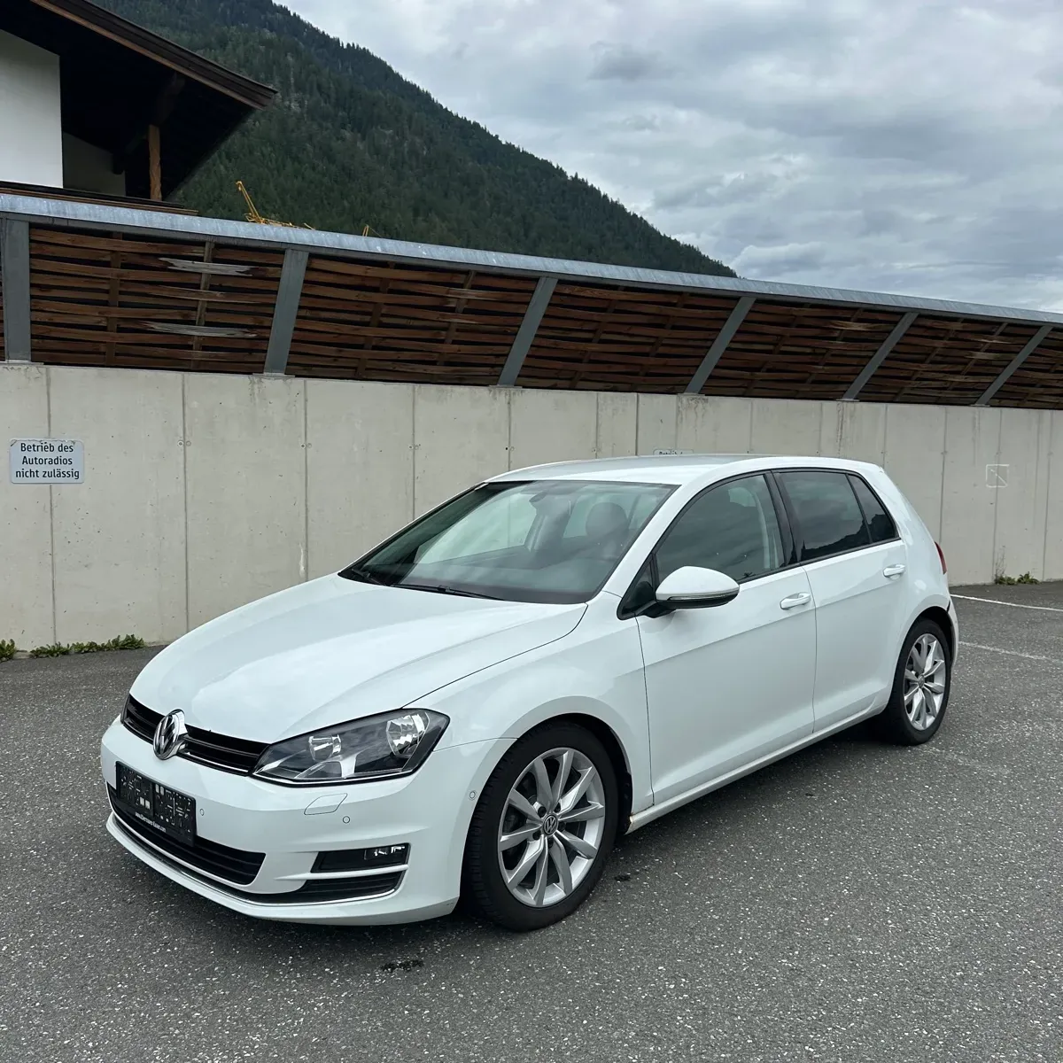 Volkswagen Golf 2013 photo 2