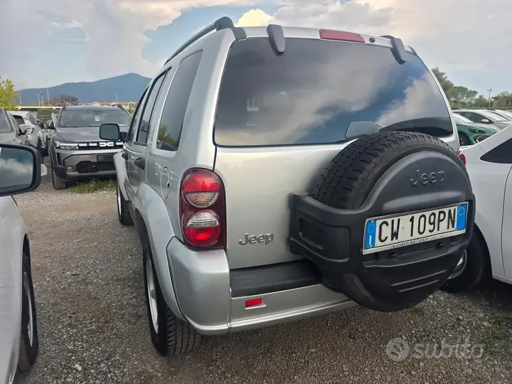 Jeep Grand Cherokee 2006 photo 3