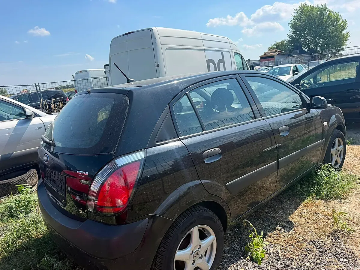 Kia Rio 2009 photo 2
