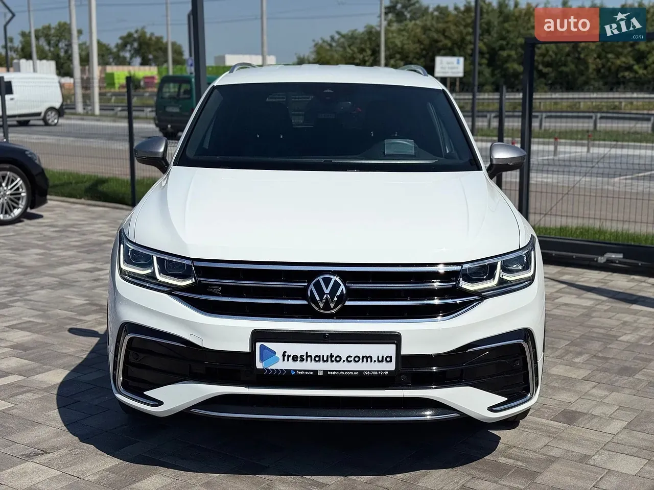 Volkswagen Tiguan Allspace 2022 photo 2