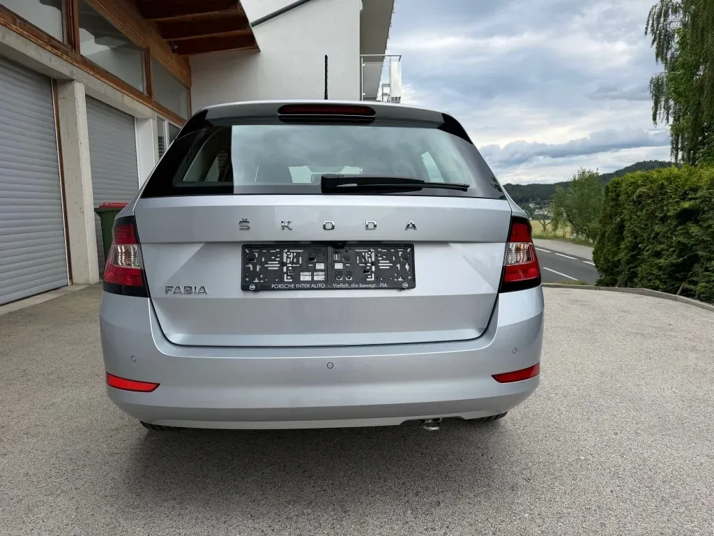 Skoda Fabia 2021 photo 3