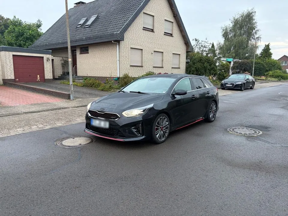 Kia Proceed