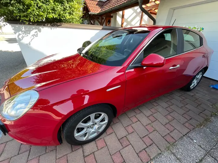 Alfa Romeo Giulietta 2011 photo 3