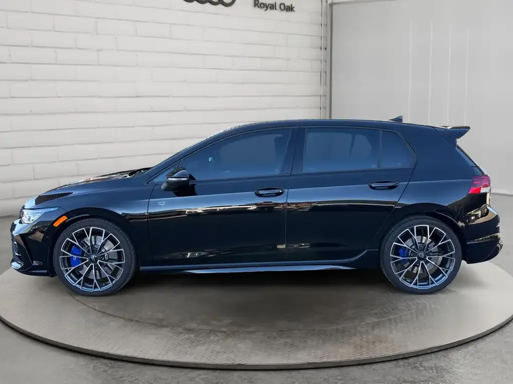 Volkswagen Golf R 2025 photo 2