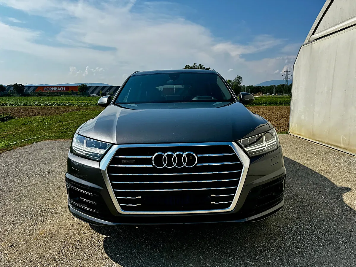 Audi Q7 2019 photo 2
