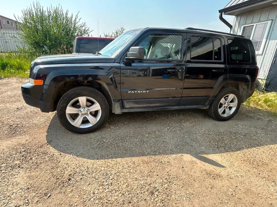 Jeep Patriot 2011 photo 2