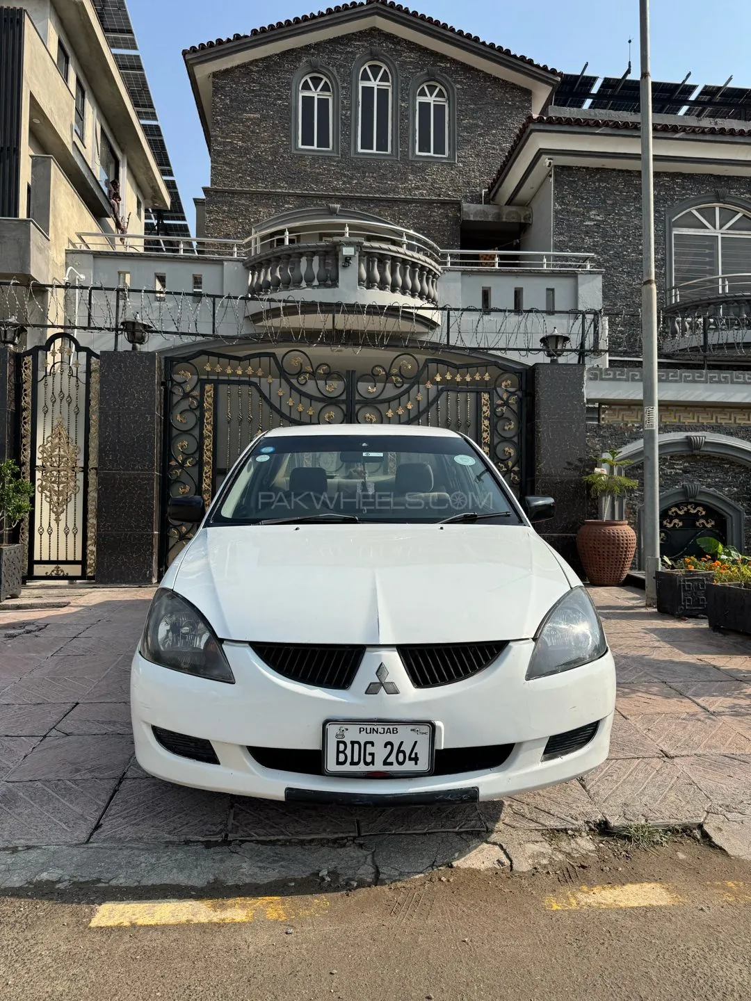 Mitsubishi Lancer