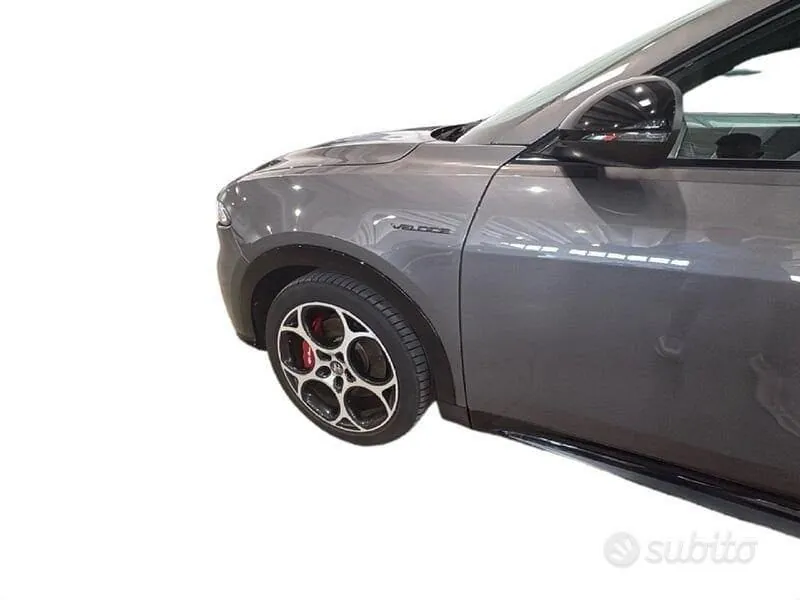 Alfa Romeo Tonale 2024 photo 4