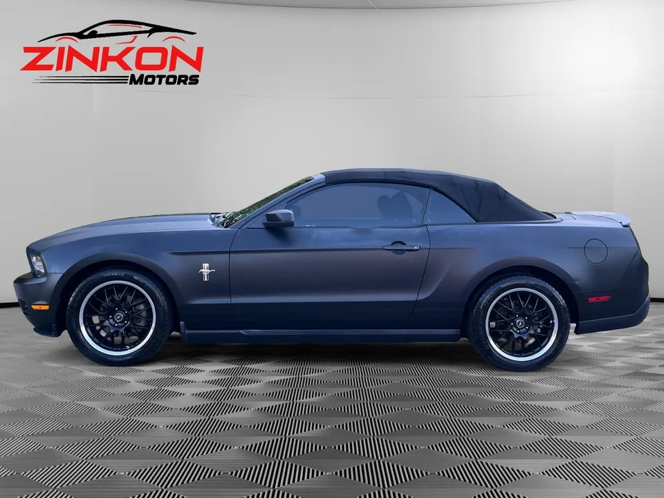 Ford Mustang 2010 photo 2