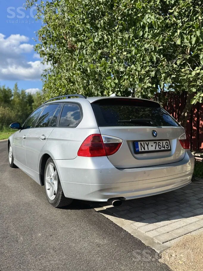BMW 320 2006 photo 2