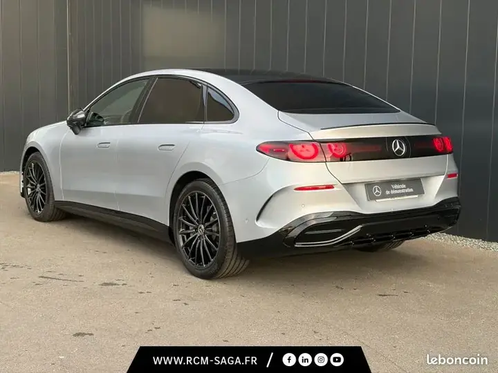Mercedes-Benz C-Class 2026 photo 3