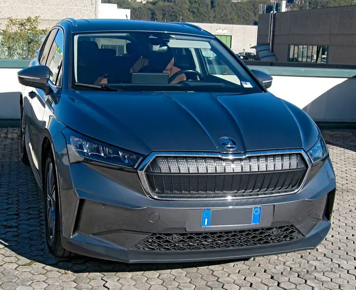 Skoda Enyaq 2023 photo 2