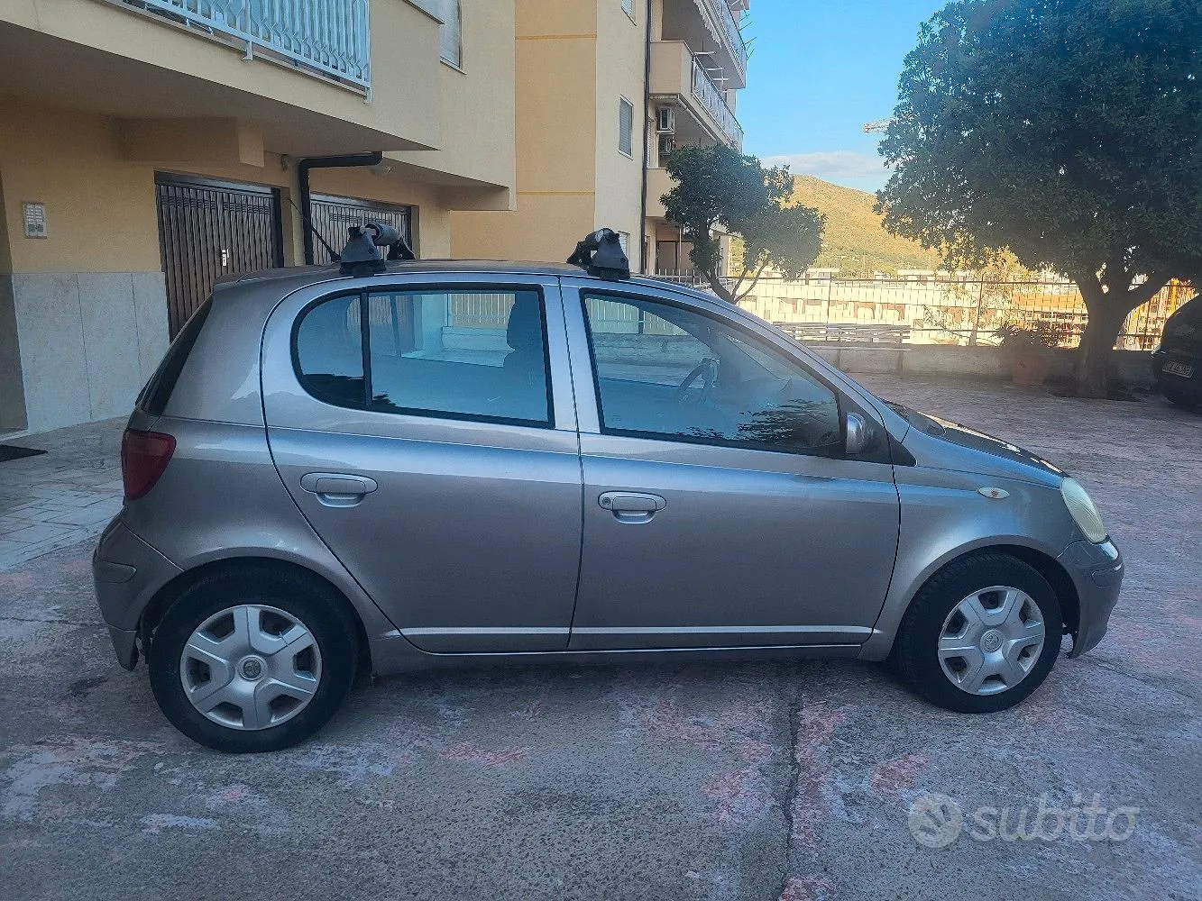 Toyota Yaris 2004 photo 2