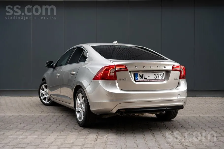 Volvo S60 2014 photo 2