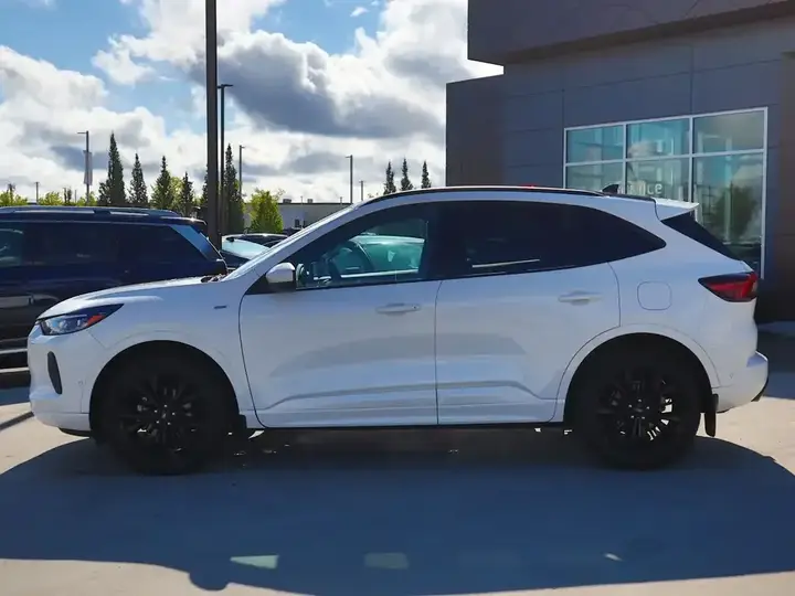 Ford Escape 2024 photo 3