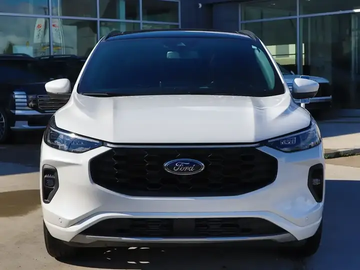 Ford Escape 2024 photo 2