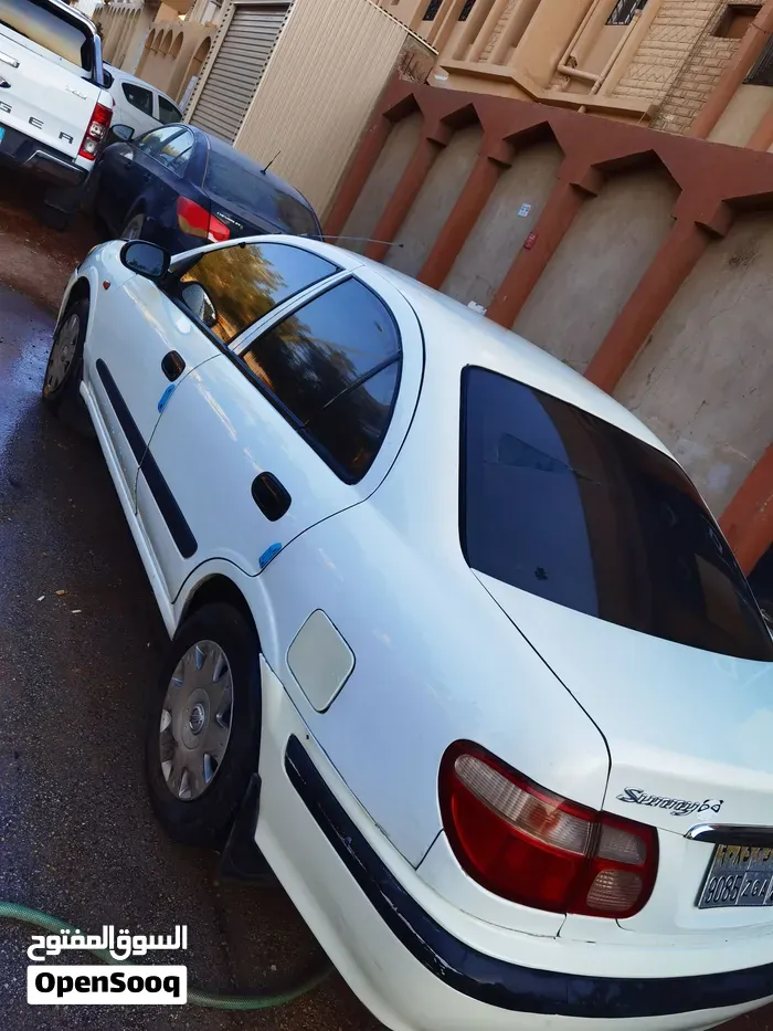 Nissan Sunny 2004 photo 3