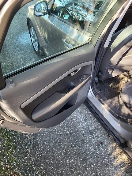Volvo V70 2010 photo 2