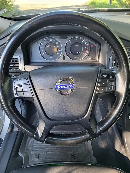 Volvo V70 2010 photo 3