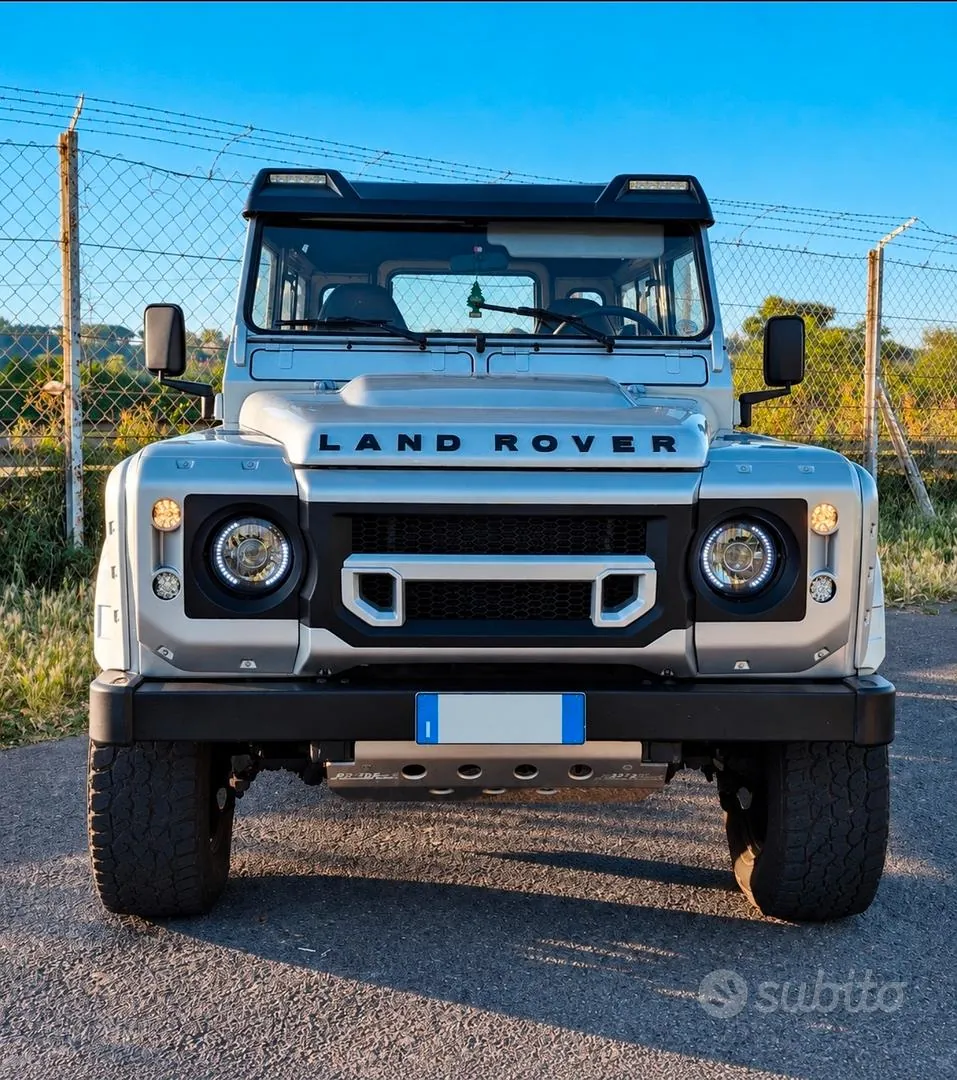 Land Rover Defender 90