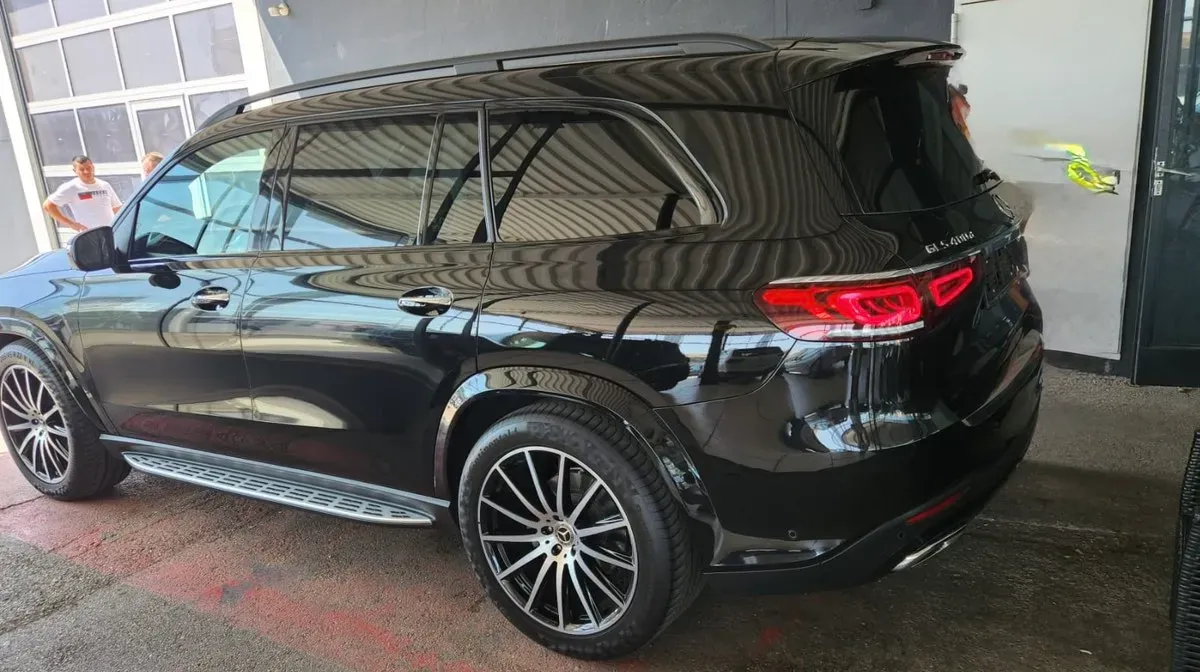 Mercedes-Benz Gls-Class 2021 photo 2