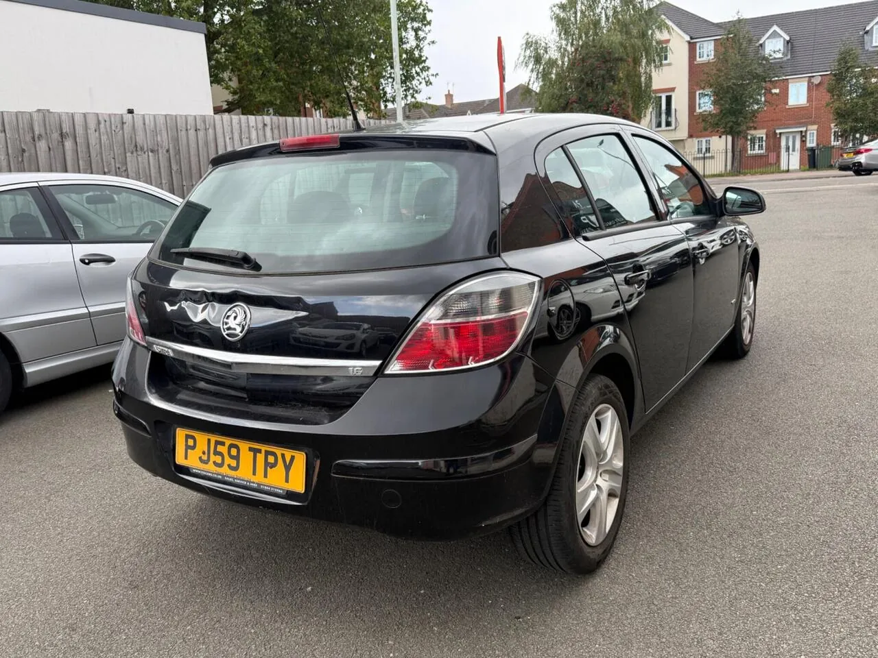 Vauxhall Astra 2009 photo 4