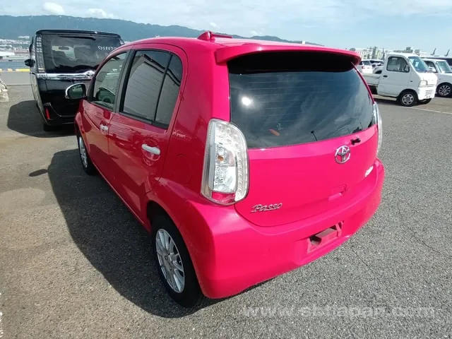 Toyota Passo Plus Hana 2015 photo 3