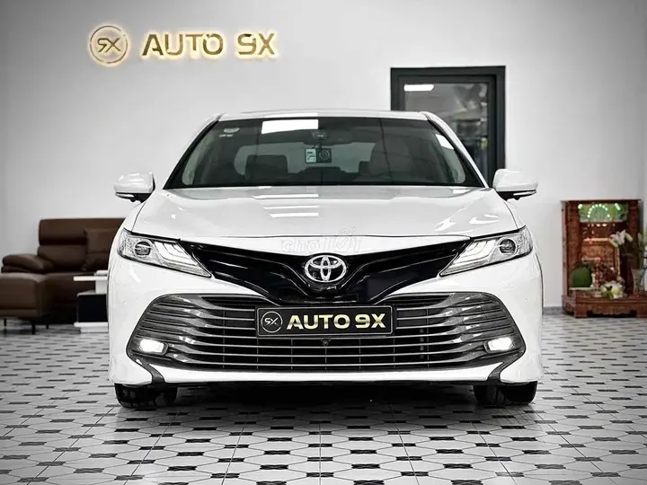 Toyota Camry 2020 photo 2