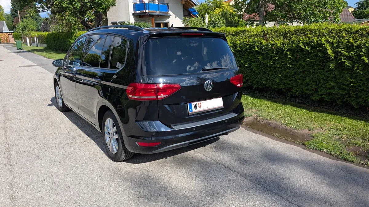 Volkswagen Touran 2017 photo 3
