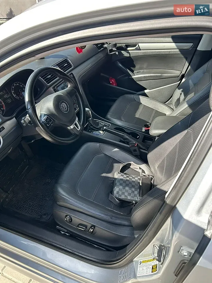 Volkswagen Passat 2014 photo 2