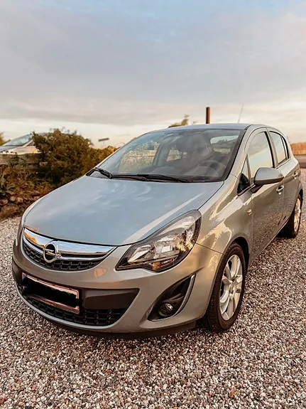 Opel Corsa 2012 photo 2