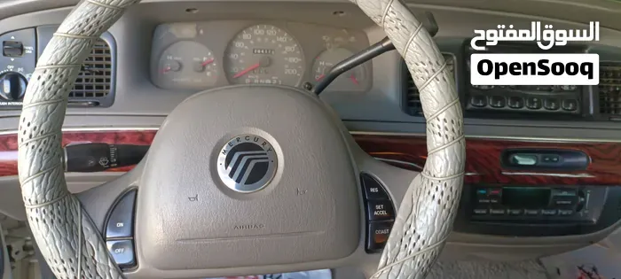Mercury Grand Marquis 2002 photo 4