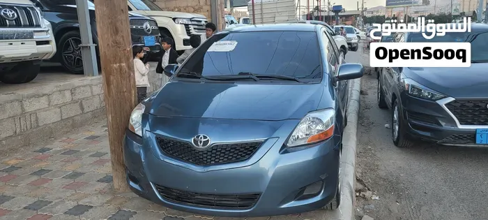 Toyota Yaris 2012 photo 2