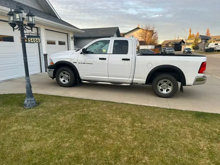 Ram 1500 Classic 2012 photo 2