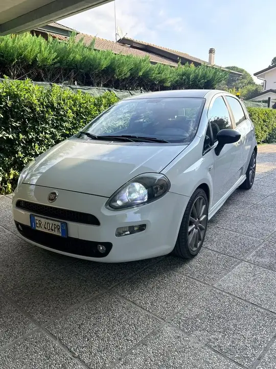 Fiat Punto 2013 photo 2