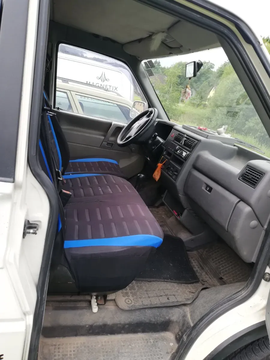 Volkswagen T4 2000 photo 2