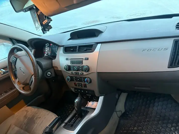 Ford Focus 2011 photo 5