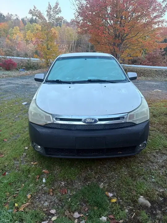 Ford Focus 2011 photo 2