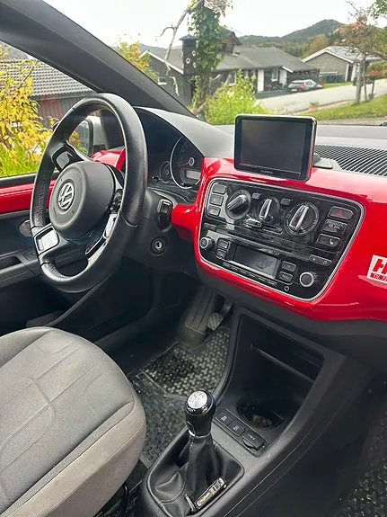 Volkswagen Up 2015 photo 4