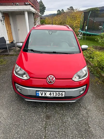 Volkswagen Up 2015 photo 2