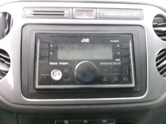Volkswagen Tiguan 2012 photo 4