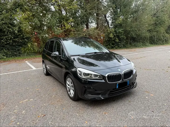 BMW 218 Gran Tourer 2022 photo 2