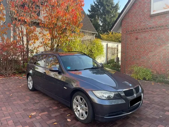 BMW 320I