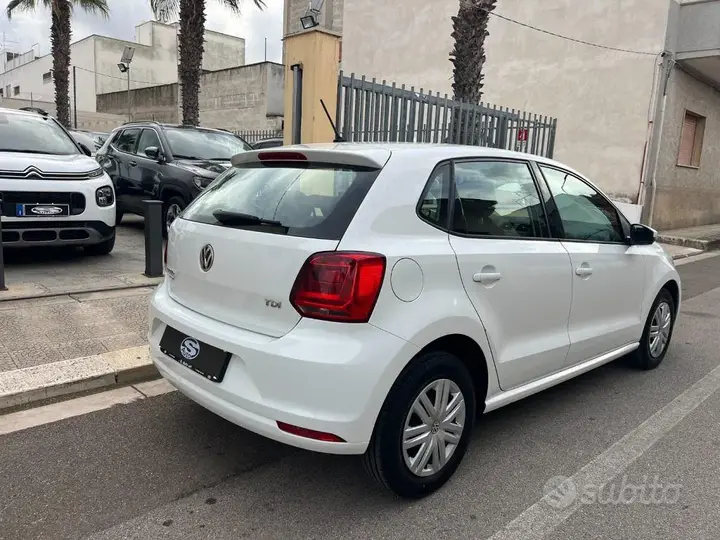 Volkswagen Polo 2015 photo 3