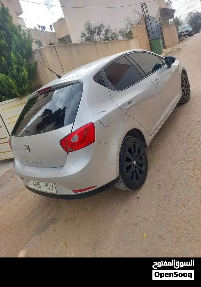 Seat Ibiza 2011 photo 4