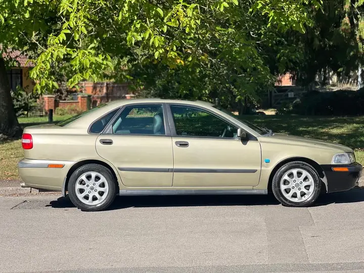Volvo S40 2001 photo 2