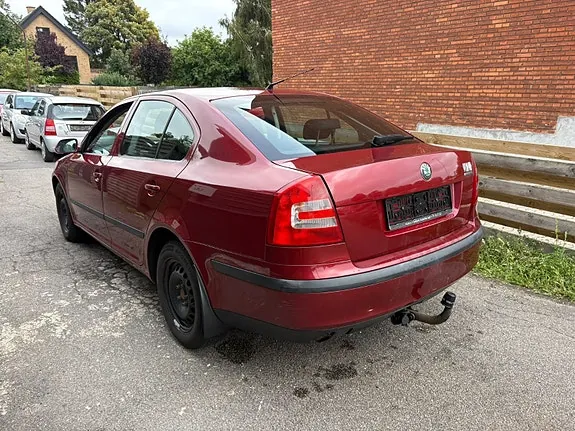 Skoda Octavia 2008 photo 2