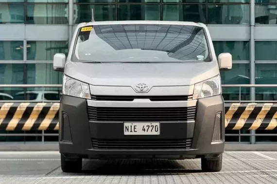 Toyota Hiace Commuter