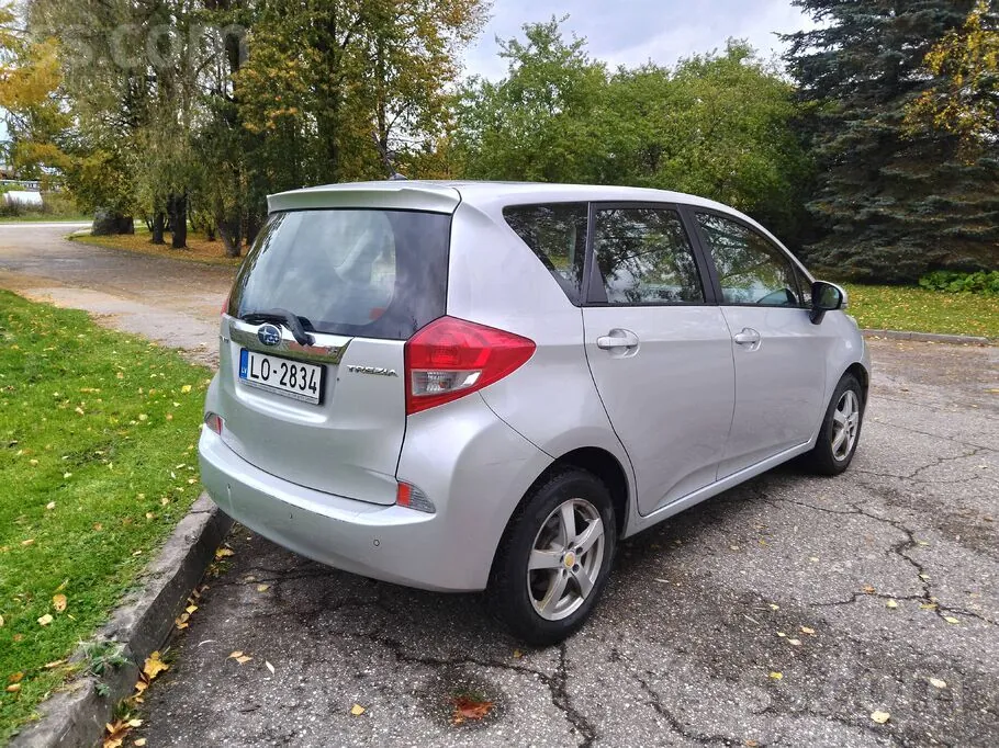 Toyota Verso-S 2012 photo 3