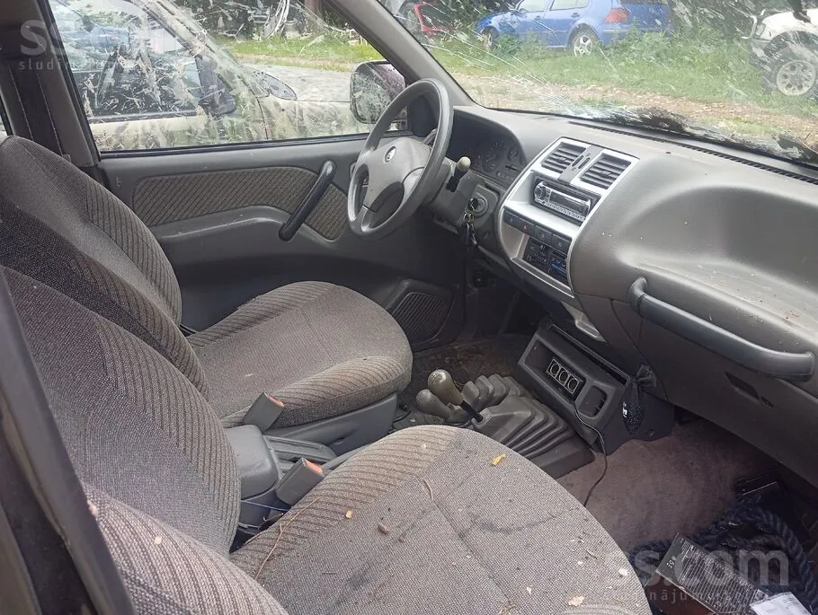 Nissan Terrano Ii 1995 photo 4